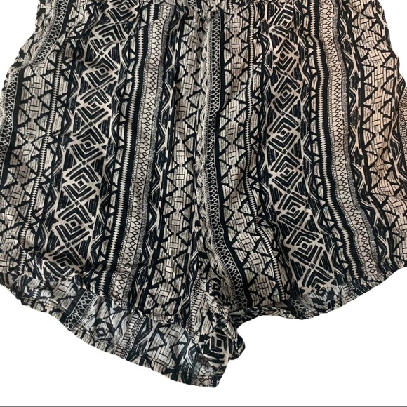 Forever 21 halter top Aztec print romper - Picture 5 of 7